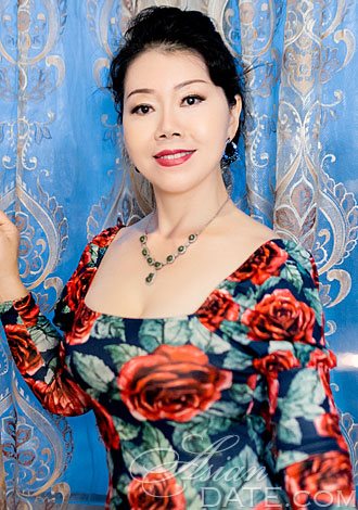 Gorgeous member profiles: Yuhong from Beijing, dating Asian member