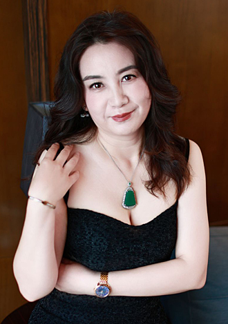 Gorgeous profiles pictures: romantic companionship minded Asian member Li from Shenyang