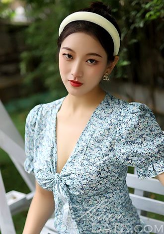 Gorgeous profiles pictures: XinQi from Chengdu, Asian member date