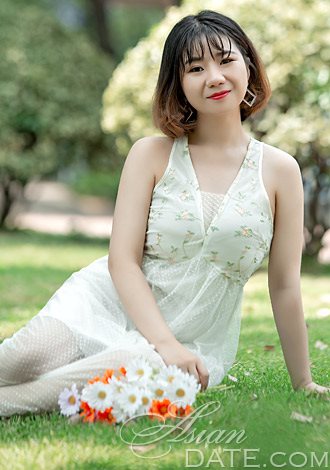 Gorgeous profiles pictures: meet beautiful Asian member Qiao